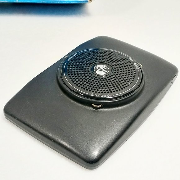 Tom Tom XL 340S GPS With Charger Manual And Box #1331 - Picture 10 of 13